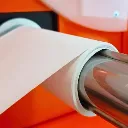 Détail du passage des étiquettes sur rouleau du distributeur DD01
