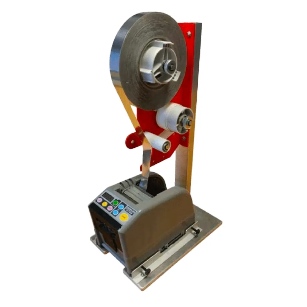 Dispenser automatico di nastro adesivo con raccoglitore di liner